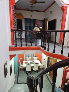 Cozy Guest Room with shared kitchen and living in Chennai with Shared Facilities