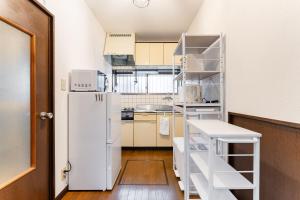 Sushi Art Hotel at Kamiisshiki寿司アートホテルat上一色