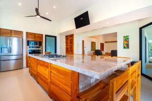 Private-large Pool-ocean Views-sleep 10-luxury