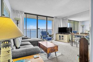 Cozy Oceanfront Condo with Heated Pools & Views