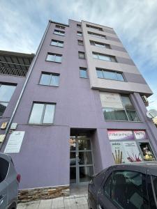 Cozy 1-Bedroom Apartment Near Old Town - Purple5