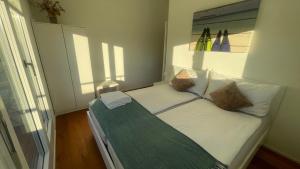 Grosse Terrasse mit Privatsphäre & Aussendusche