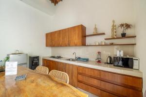 Modern Tropical 2BR Villa in Seminyak Kuta with Pool & Garden