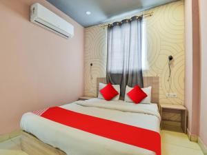 Super Hotel D Plaza Near Pitampura Metro Station