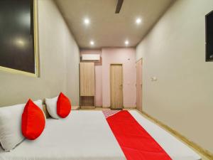 Super Hotel D Plaza Near Pitampura Metro Station