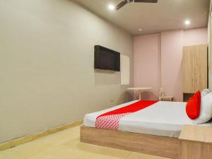 Super Hotel D Plaza Near Pitampura Metro Station