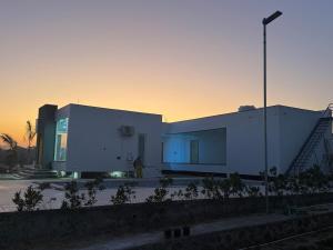 C-69 Dreamland, Luxury 4BHK farm with private swimming pool , 1 acre garden