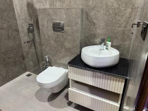 C-69 Dreamland, Luxury 4BHK farm with private swimming pool , 1 acre garden