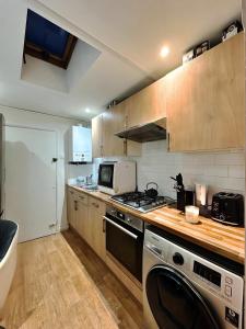 Greenwich Apartment 20 minutes from central London