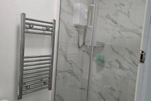 Modern 2-Bedroom Apartment Near Central London