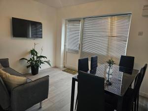 Modern 2-Bedroom Apartment Near Central London