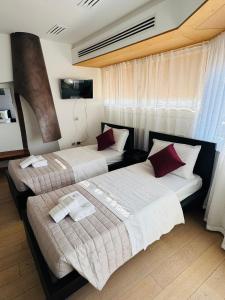 MMM HOME Train Station 4