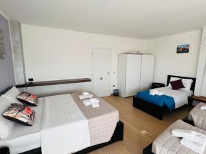 MMM HOME Train Station 4