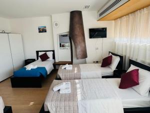 MMM HOME Train Station 4