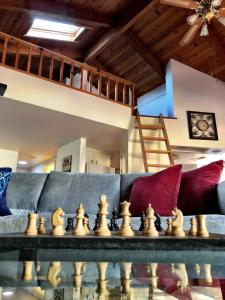 Riverfront with EV charger - Sequoia River Cottage