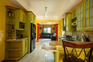 Dw apartments with garage and hot tub