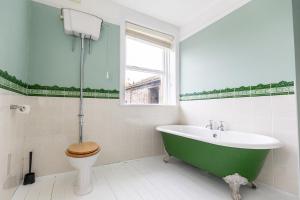 RAYGILL HOUSE - Spacious Family Retreat in Scenic North Yorkshire - Hot tub hire available