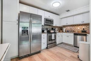 Location! Bright House -3 blocks to Atlantic Ave