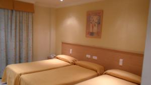 Triple Room room in Hotel los Girasoles