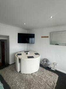 Pembs Studio Apartment