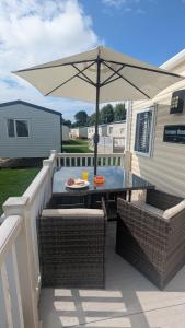 Summer Breeze Caravan on Winchelsea Sands Holiday Park