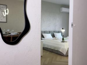 URBAN APARTMENTS GLOBAL, Jacuzzi, 8th floor No 03, Free Garage, Self Check-in, No deposit