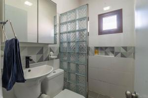 Hermosa villa con piscina privada, jacuzzi y playas cercanas