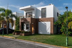 Hermosa villa con piscina privada, jacuzzi y playas cercanas