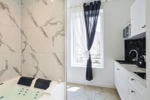 LES BULLES DE MONA - Lila - Spa - Clim