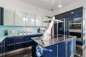 New construction 2 story Villa jacuzzi pool luxury