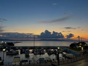 Marathon Coast-Seafront Luxury Apartments