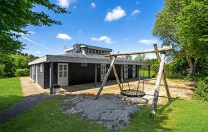 Stunning Home In Hampen With Wifi