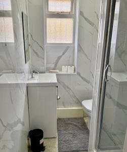 Deluxe Centre Private Apartment - Self Check In - Cctv - Free Parking