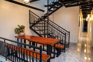 Strawberry Ha Giang Loop Tour, Motorbike Rental & Rooms