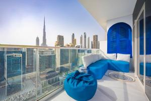 Luxury Apartment with Balcony & Full Burj Khalifa View by Dejaview Stays