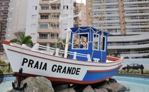 Apartmento 500 metro da praia Guilhermina