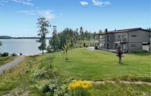 Lovely Home In Skillingaryd Wi..