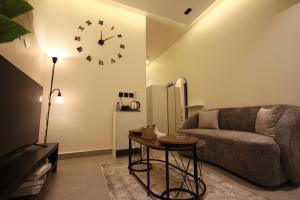 REV 4 Stylish Hotel ST Prime Stay