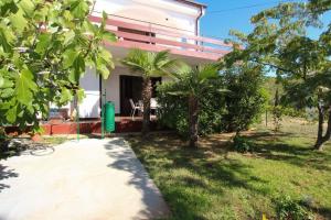 Apartments with parking space Punat, Krk - 24860