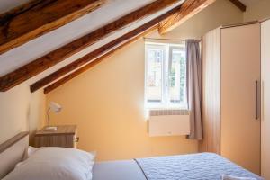 Apartments by the sea Omis - 24878