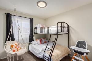 Mesa Resort with Free Heated Pool, Hot Tub, King Bed, and Yard Games