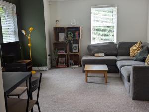 Stylish Monton apartment - No8 Westcliffe