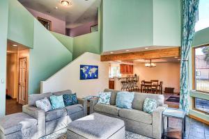 New Listing 4BR - Hot Tub - Pets OK