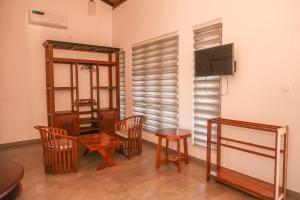 Beach Club Bungalow Induruwa