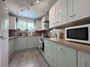 Bournemouth 2-Bedroom home with Balcony near Town