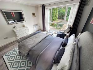 Bournemouth 2-Bedroom home with Balcony near Town