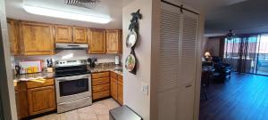 Lovely 2 bedroom condo with ocean view