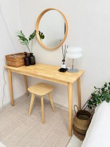 RYM STAY, New Stay, Cozy 2BR, 3 beds, 5 min to Subway, near Lotte Tower, Lotte World, KSPO Dome, & COEX, Licensed Stay