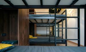 Midnight Carriage at Dejavu