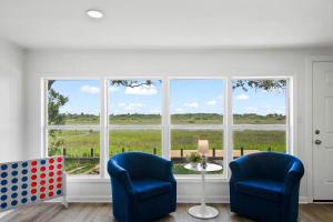 Waterfront Serenity Steps to Beach Fire Pit BBQ